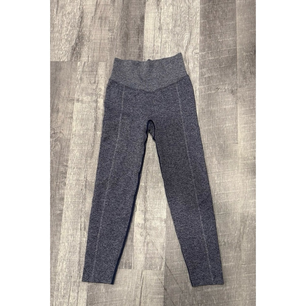 Pink Active Leggings Size Small Short‎